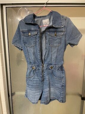 Celebrity Pink Jean Romper Size XS